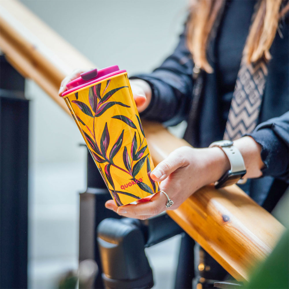 Vaso térmico de café Quokka Sun Garden, foto con modelo image number null